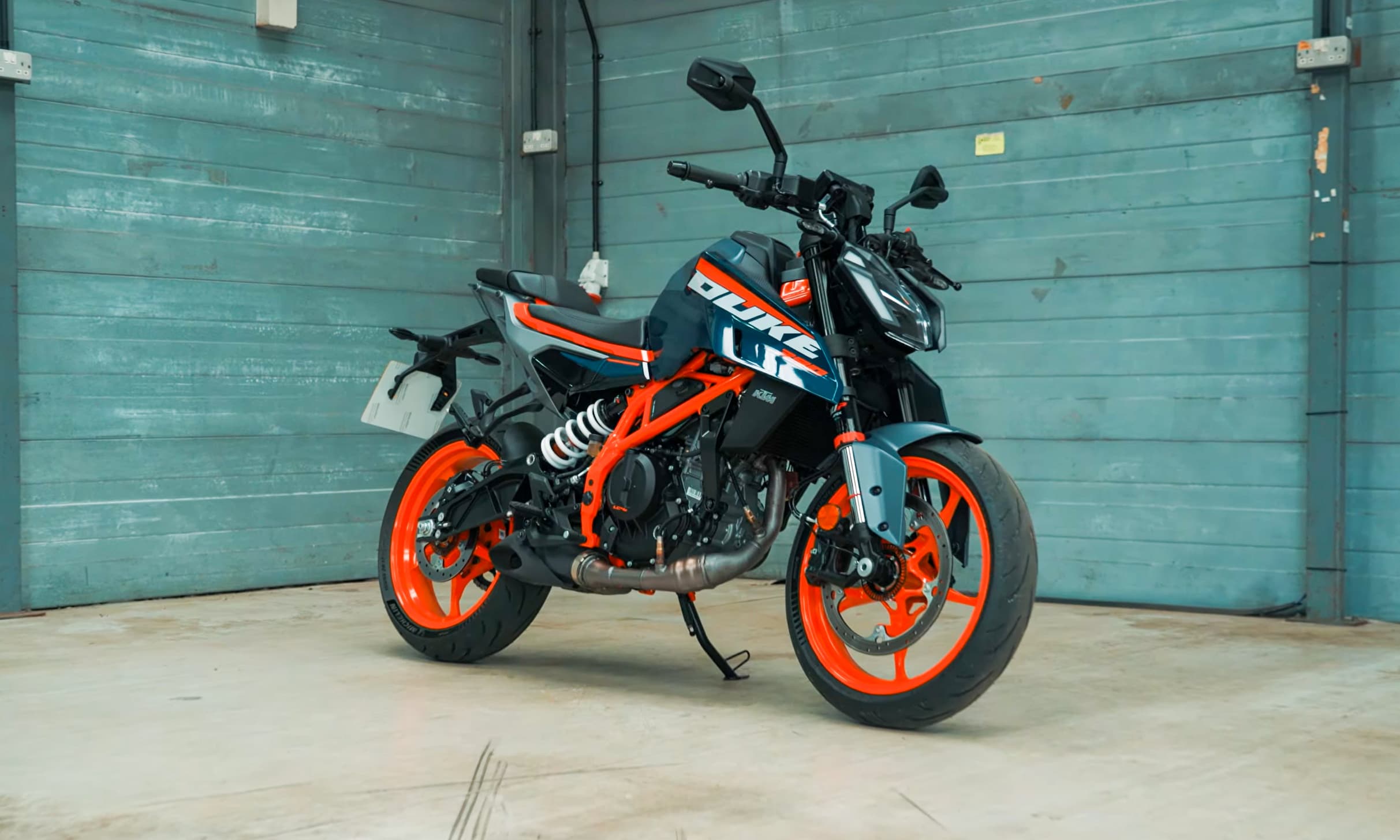 KTM DUKE 390 2025